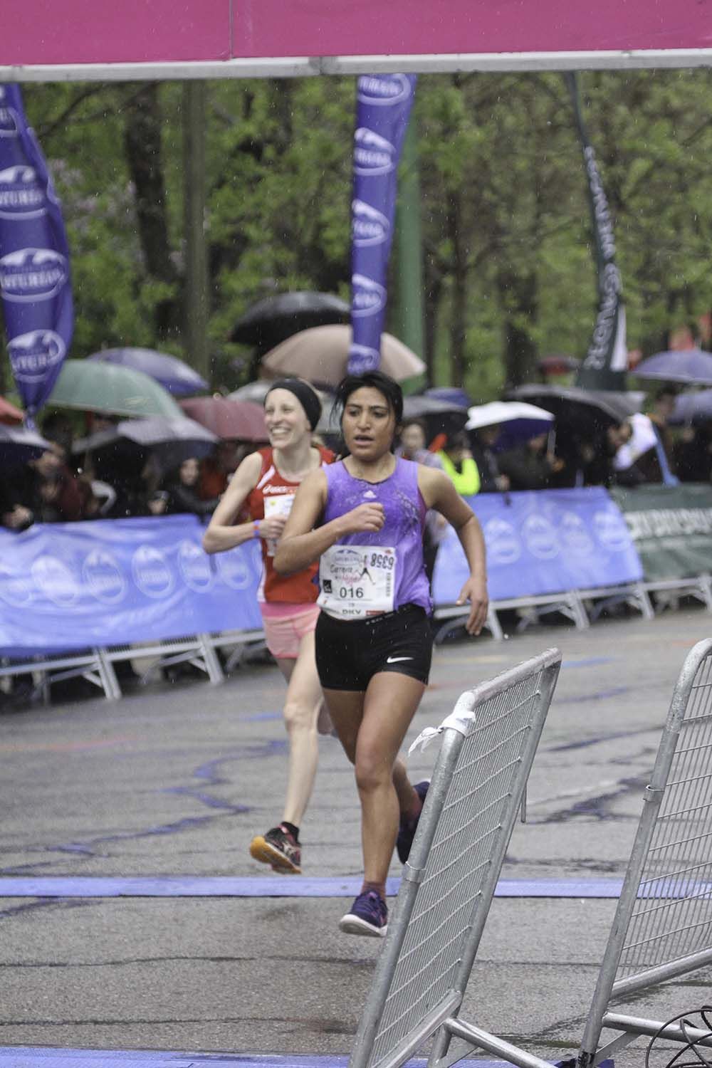 Carrera de la Mujer Madrid Meta 8 arco izquierdo de 9.20 a 9.35