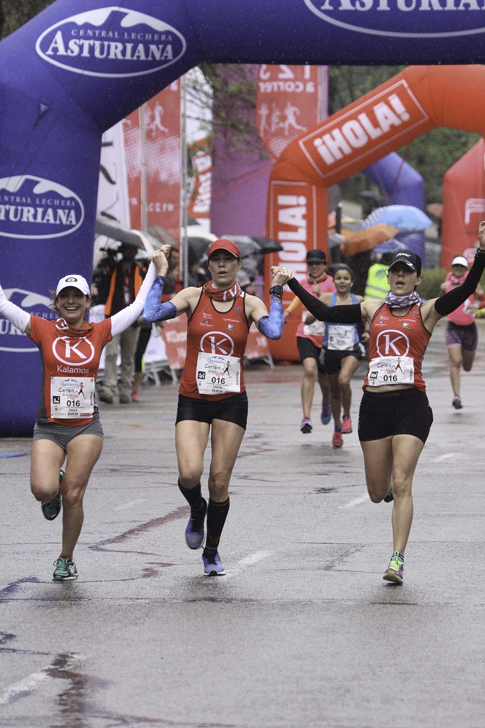 Carrera de la Mujer Madrid Meta 8 arco izquierdo de 9.20 a 9.35