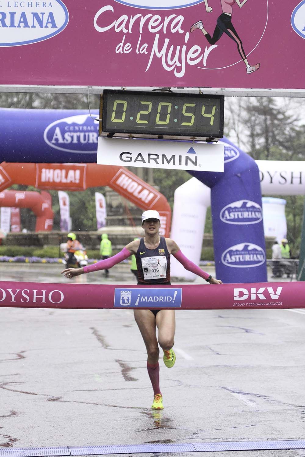 Carrera de la Mujer Madrid Meta 8 arco izquierdo de 9.20 a 9.35