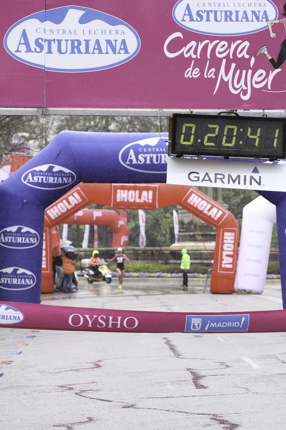 Carrera de la Mujer Madrid Meta 8 arco izquierdo de 9.20 a 9.35
