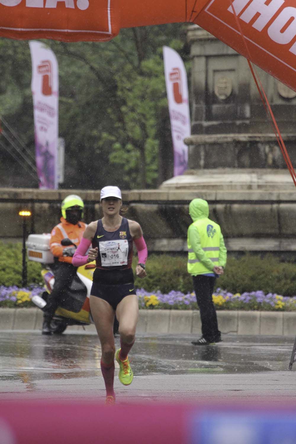 Carrera de la Mujer Madrid Meta 8 arco izquierdo de 9.20 a 9.35