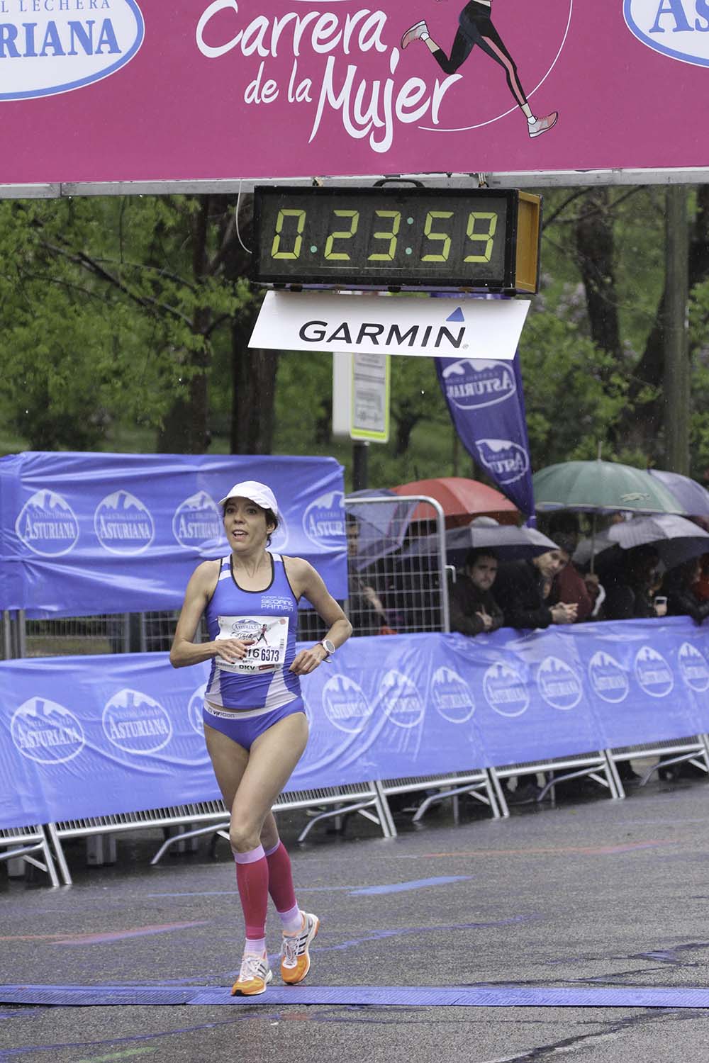 Carrera de la Mujer Madrid Meta 8 arco izquierdo de 9.20 a 9.35