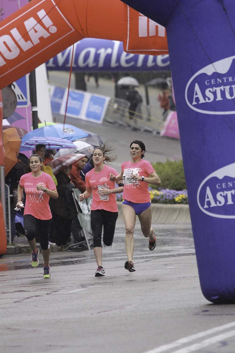 Carrera de la Mujer Madrid Meta 8 arco izquierdo de 9.20 a 9.35
