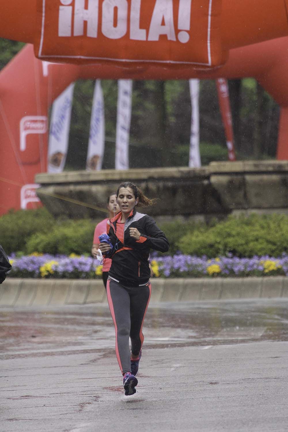Carrera de la Mujer Madrid Meta 8 arco izquierdo de 9.20 a 9.35