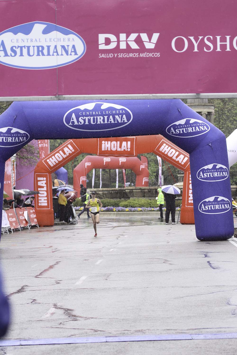 Carrera de la Mujer Madrid Meta 8 arco izquierdo de 9.20 a 9.35