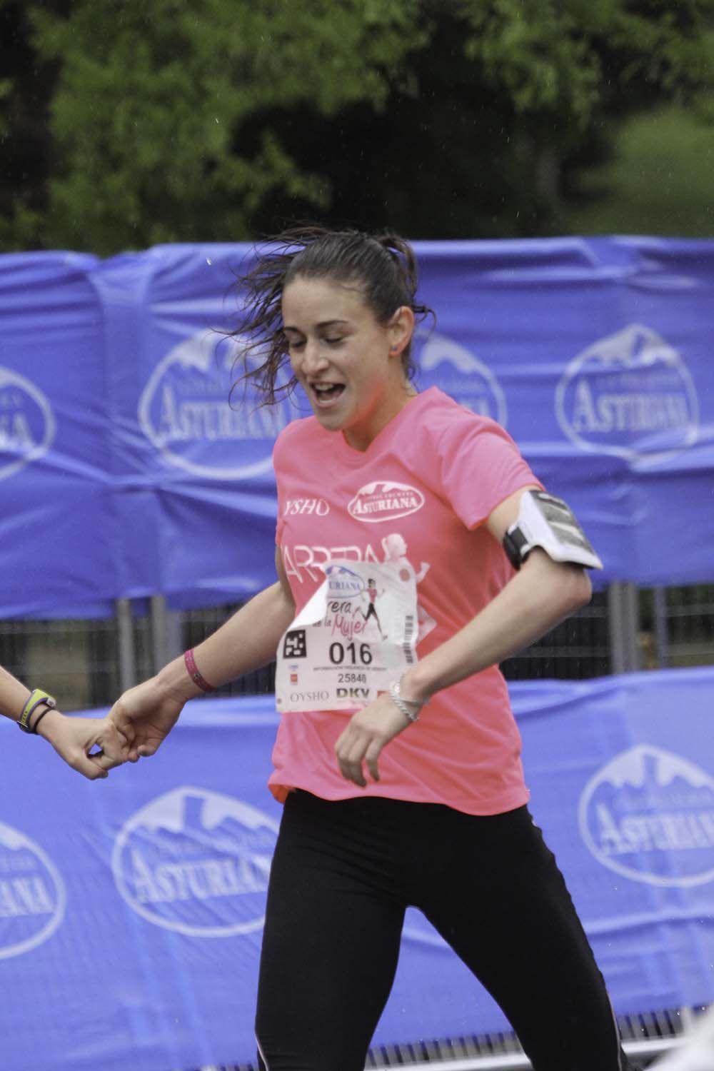 Carrera de la Mujer Madrid Meta 8 arco izquierdo de 9.20 a 9.35