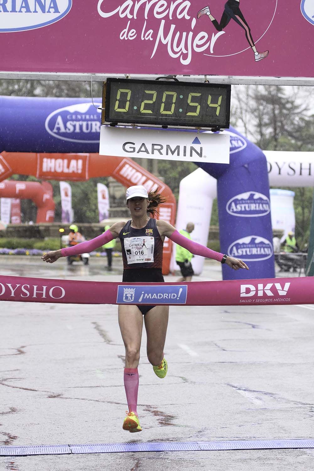 Carrera de la Mujer Madrid Meta 8 arco izquierdo de 9.20 a 9.35