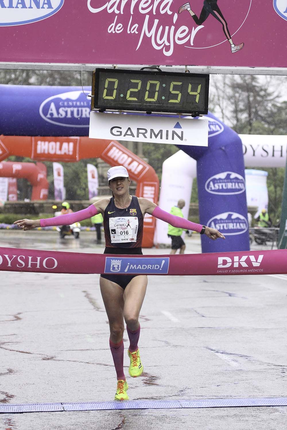 Carrera de la Mujer Madrid Meta 8 arco izquierdo de 9.20 a 9.35