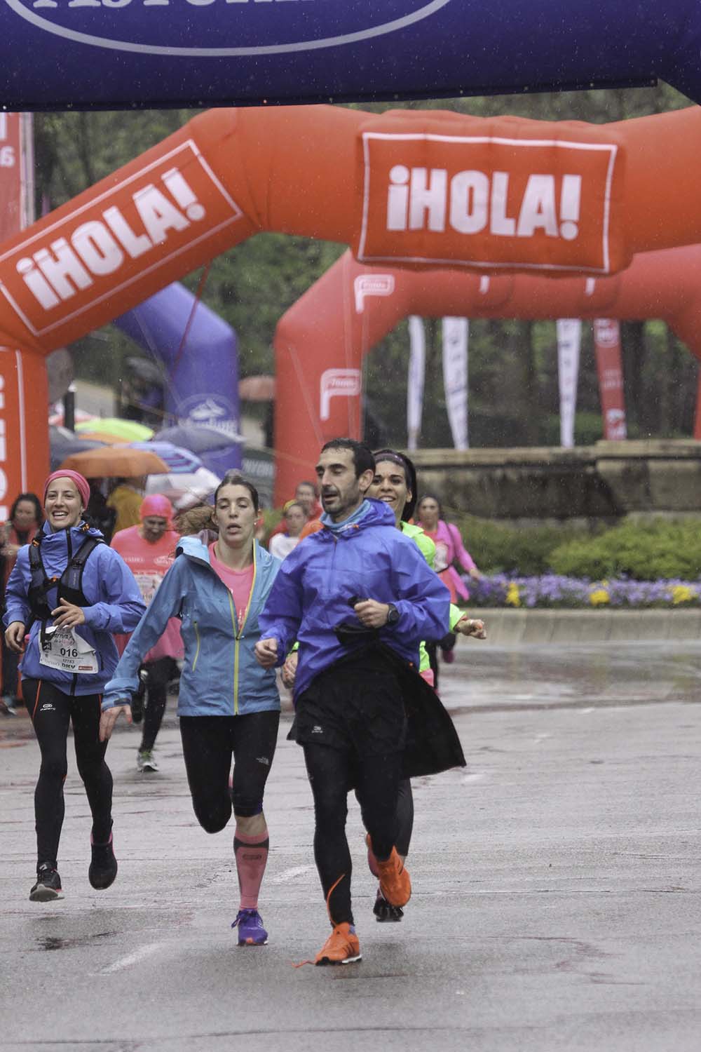 Carrera de la Mujer Madrid Meta 8 arco izquierdo de 9.20 a 9.35
