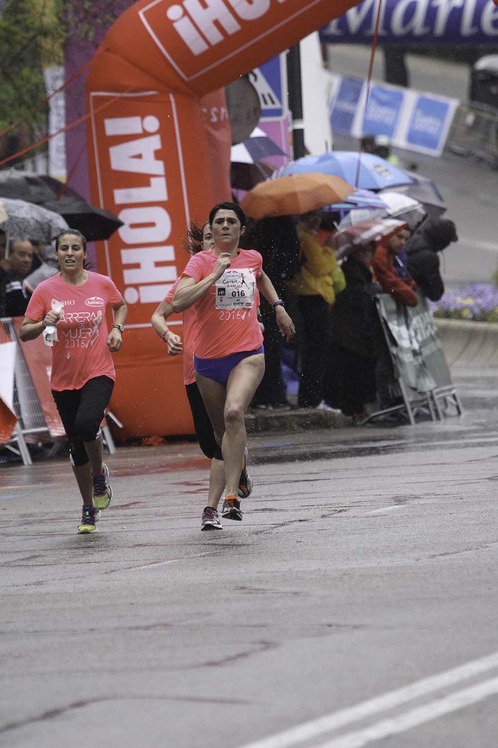 Carrera de la Mujer Madrid Meta 8 arco izquierdo de 9.20 a 9.35