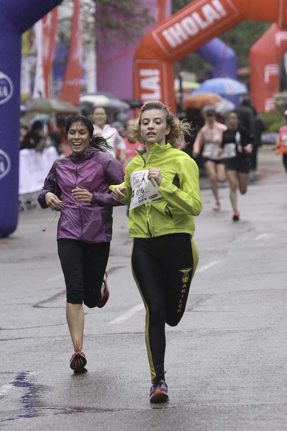 Carrera de la Mujer Madrid Meta 8 arco izquierdo de 9.20 a 9.35