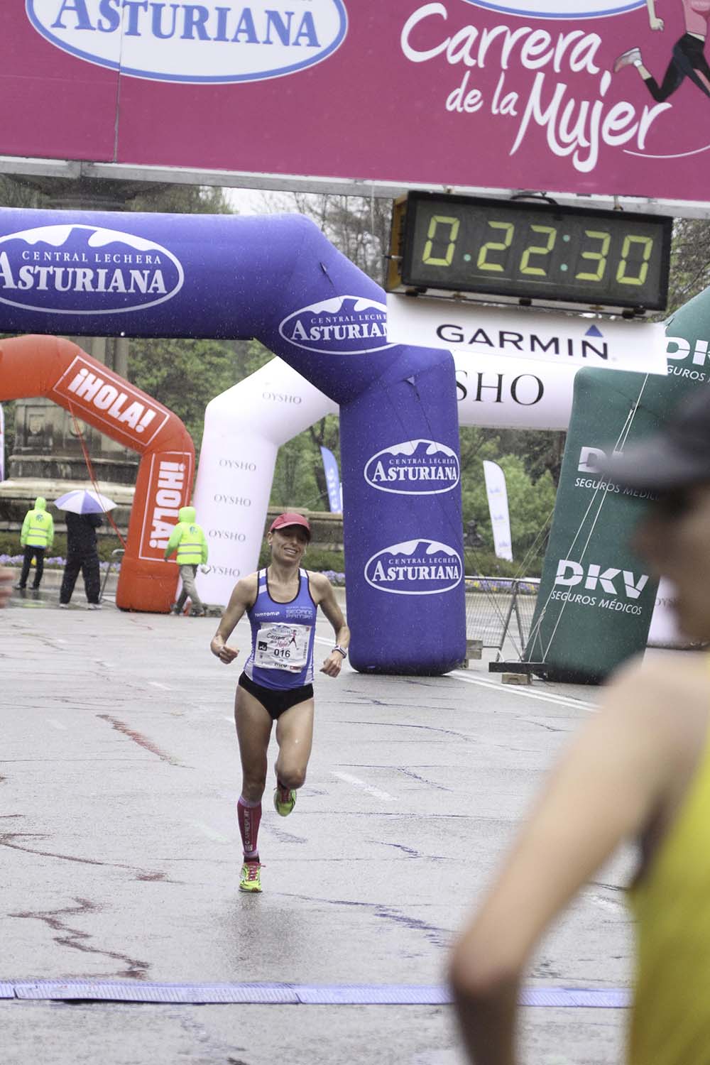 Carrera de la Mujer Madrid Meta 8 arco izquierdo de 9.20 a 9.35