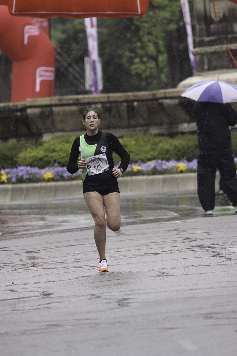 Carrera de la Mujer Madrid Meta 8 arco izquierdo de 9.20 a 9.35