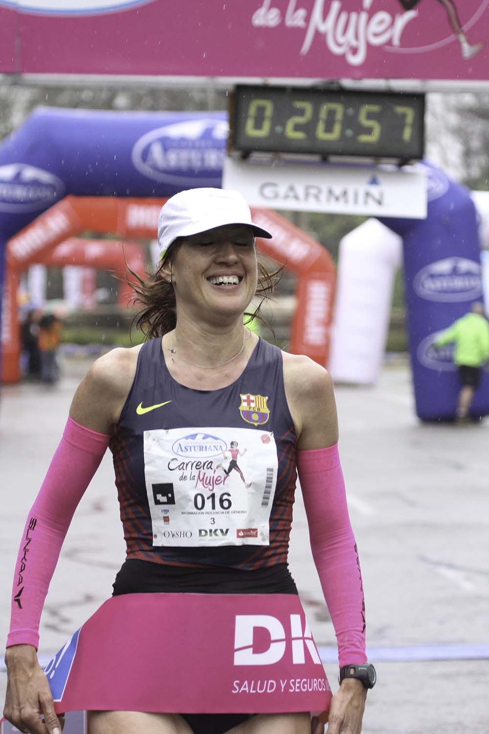 Carrera de la Mujer Madrid Meta 8 arco izquierdo de 9.20 a 9.35