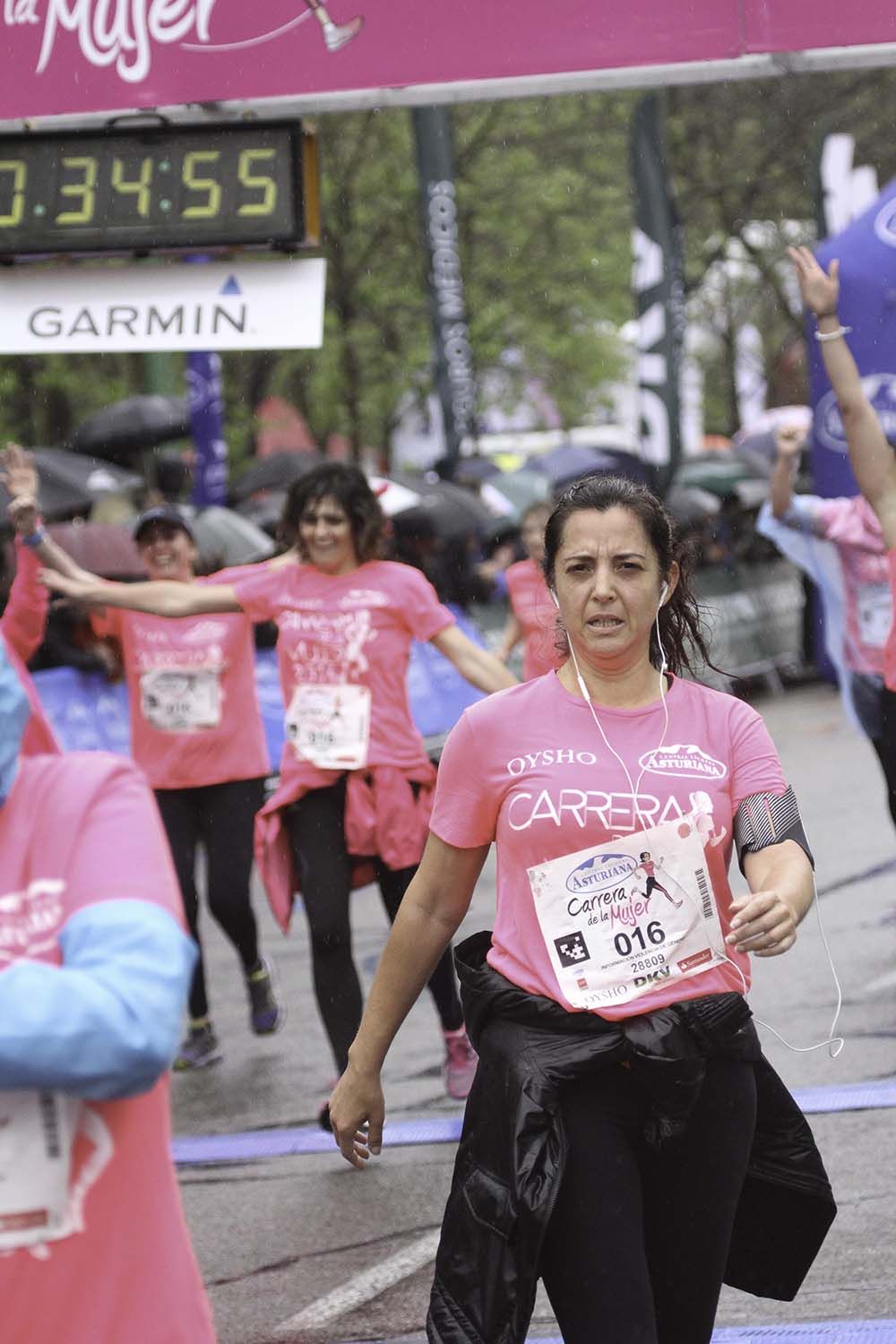 Carrera de la Mujer Madrid Meta 8 arco izquierdo de 9.20 a 9.35