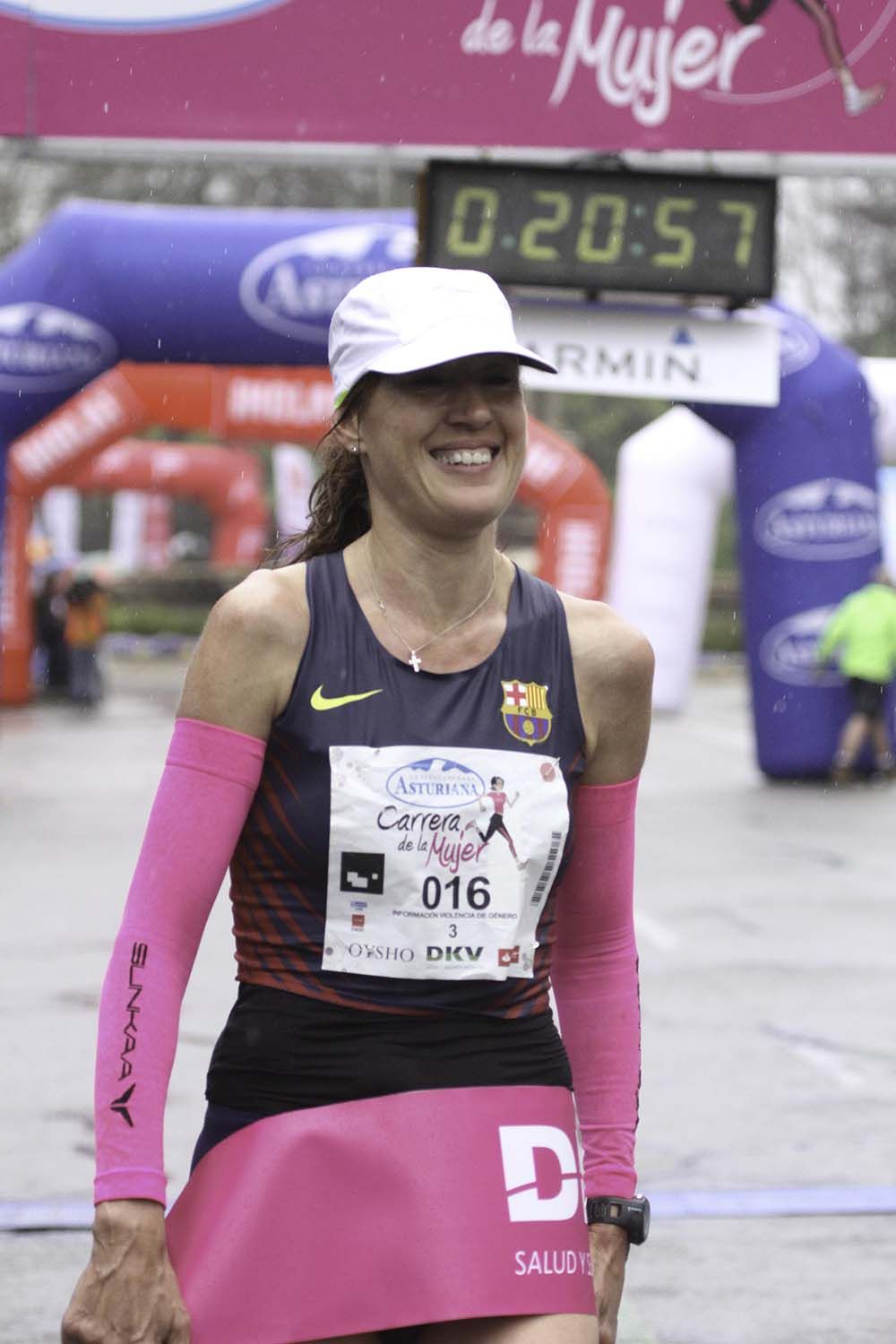 Carrera de la Mujer Madrid Meta 8 arco izquierdo de 9.20 a 9.35