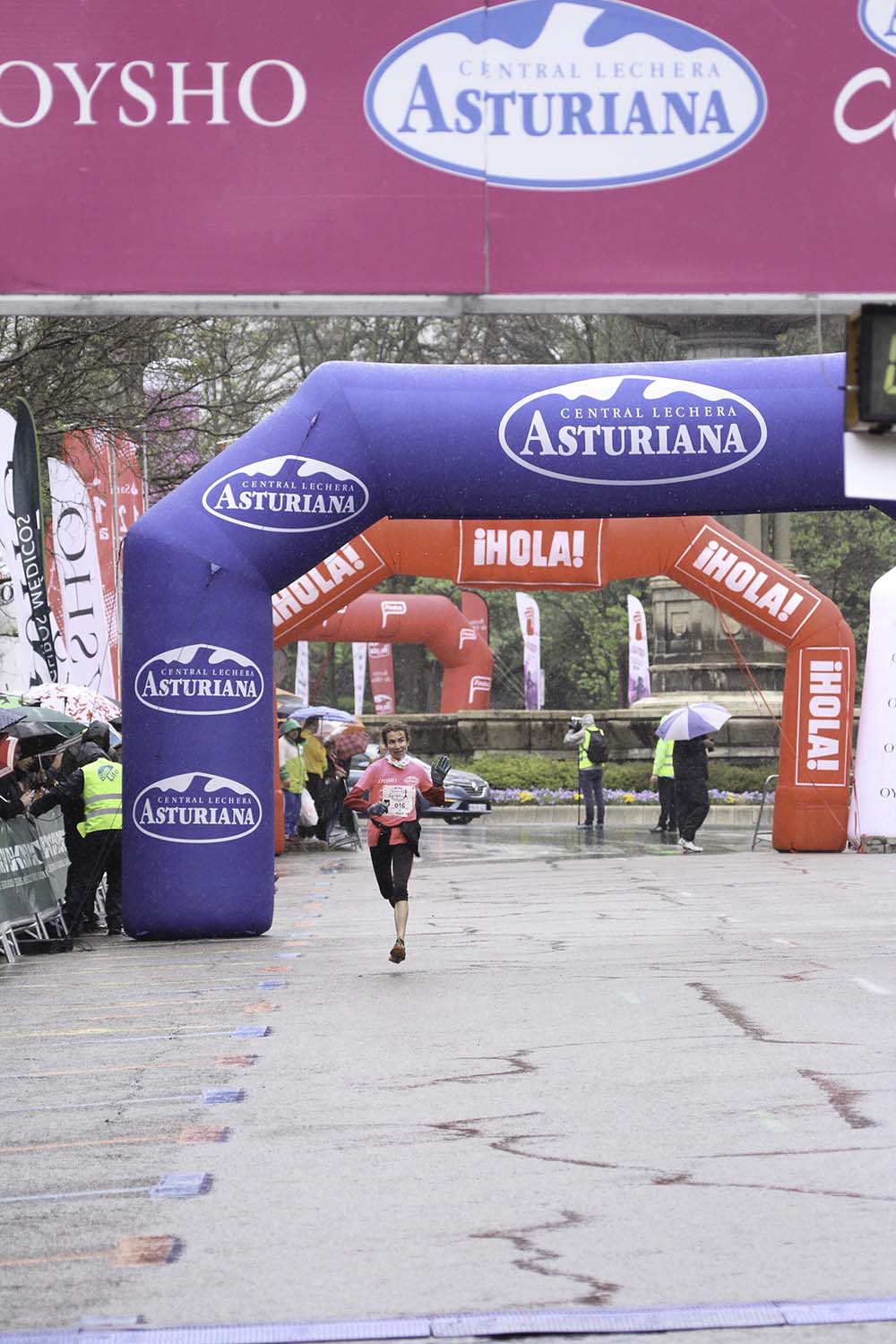 Carrera de la Mujer Madrid Meta 8 arco izquierdo de 9.20 a 9.35