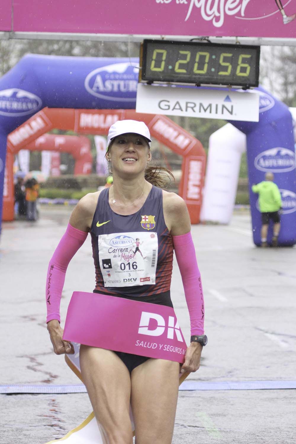 Carrera de la Mujer Madrid Meta 8 arco izquierdo de 9.20 a 9.35