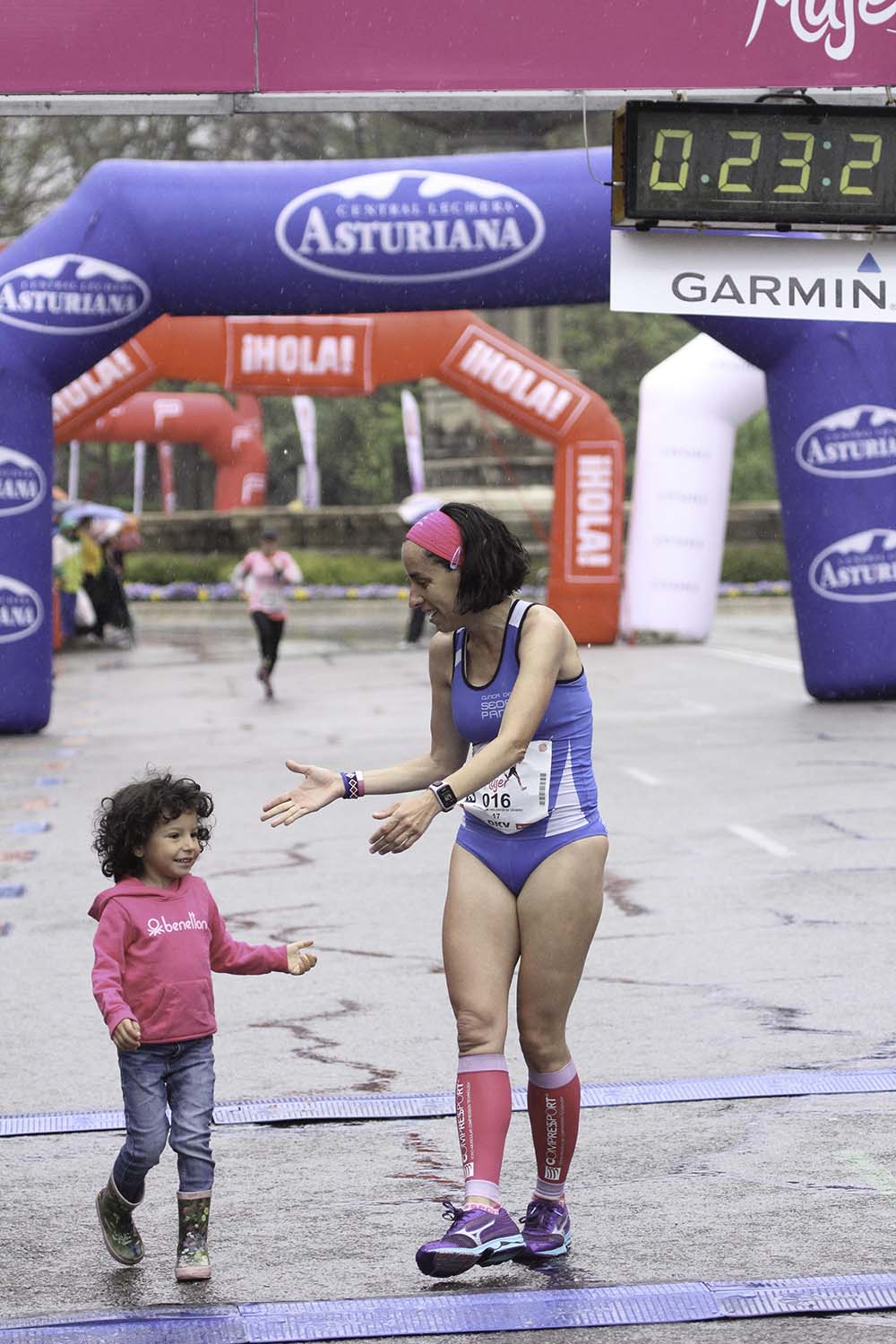 Carrera de la Mujer Madrid Meta 8 arco izquierdo de 9.20 a 9.35