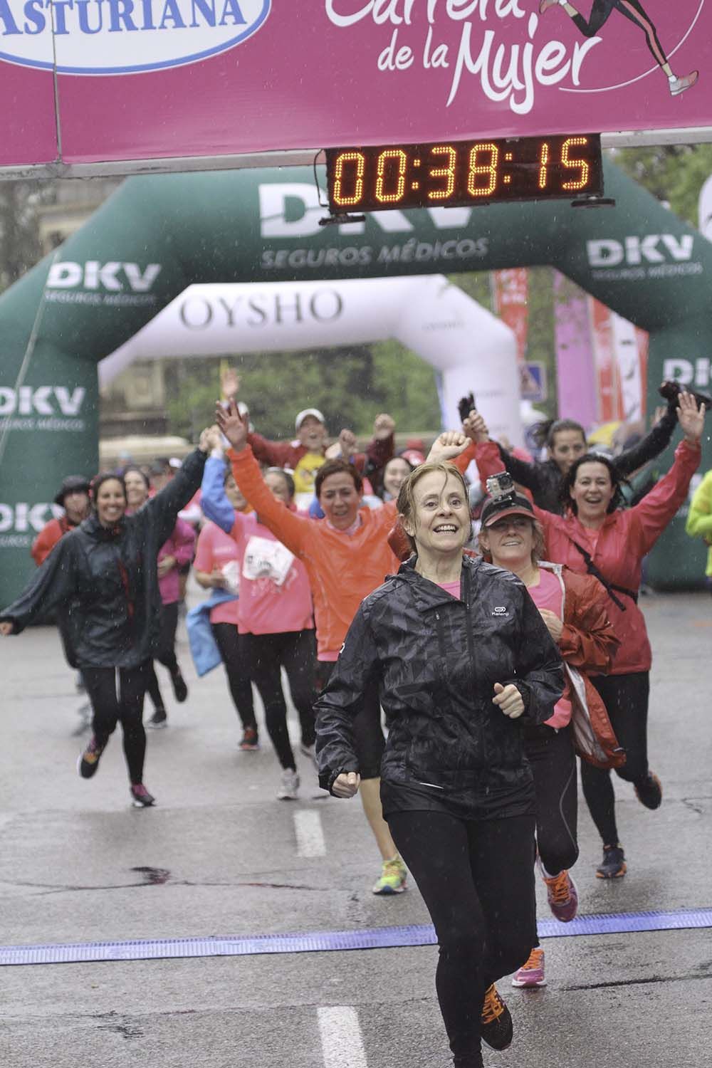 Carrera de la Mujer Madrid meta 9 Arco Izquierdo de 9.35 a 9.48