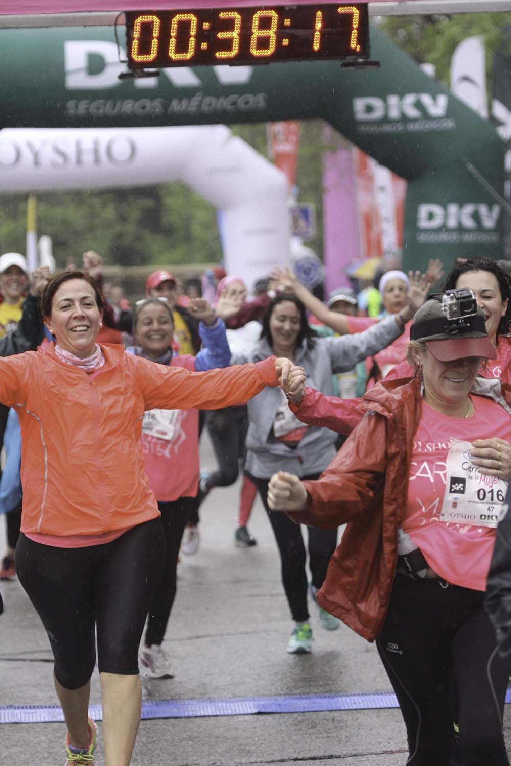 Carrera de la Mujer Madrid meta 9 Arco Izquierdo de 9.35 a 9.48