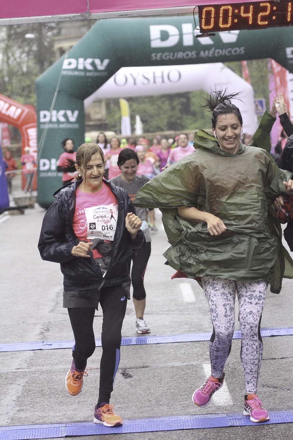 Carrera de la Mujer Madrid meta 9 Arco Izquierdo de 9.35 a 9.48