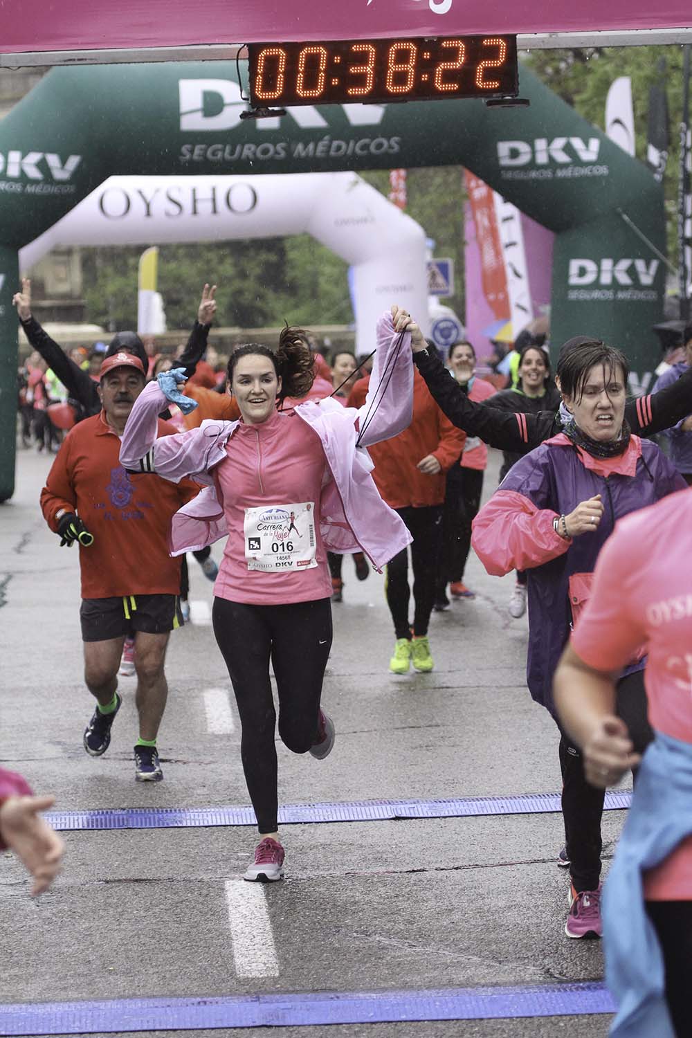 Carrera de la Mujer Madrid meta 9 Arco Izquierdo de 9.35 a 9.48