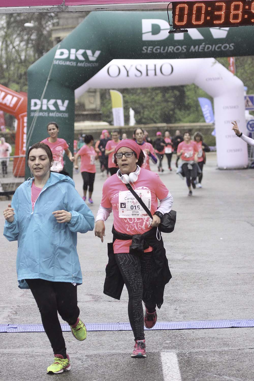 Carrera de la Mujer Madrid meta 9 Arco Izquierdo de 9.35 a 9.48