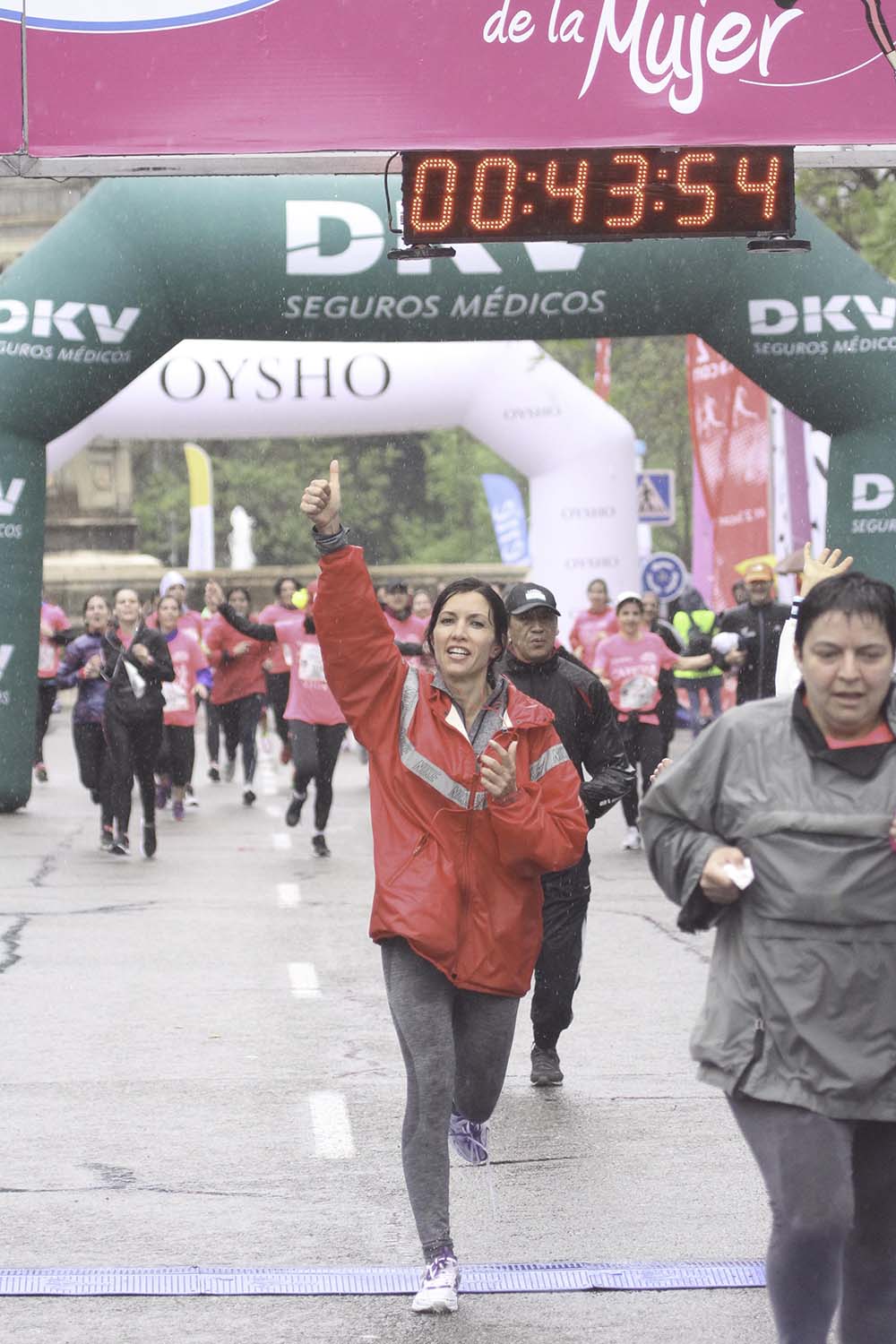 Carrera de la Mujer Madrid meta 9 Arco Izquierdo de 9.35 a 9.48
