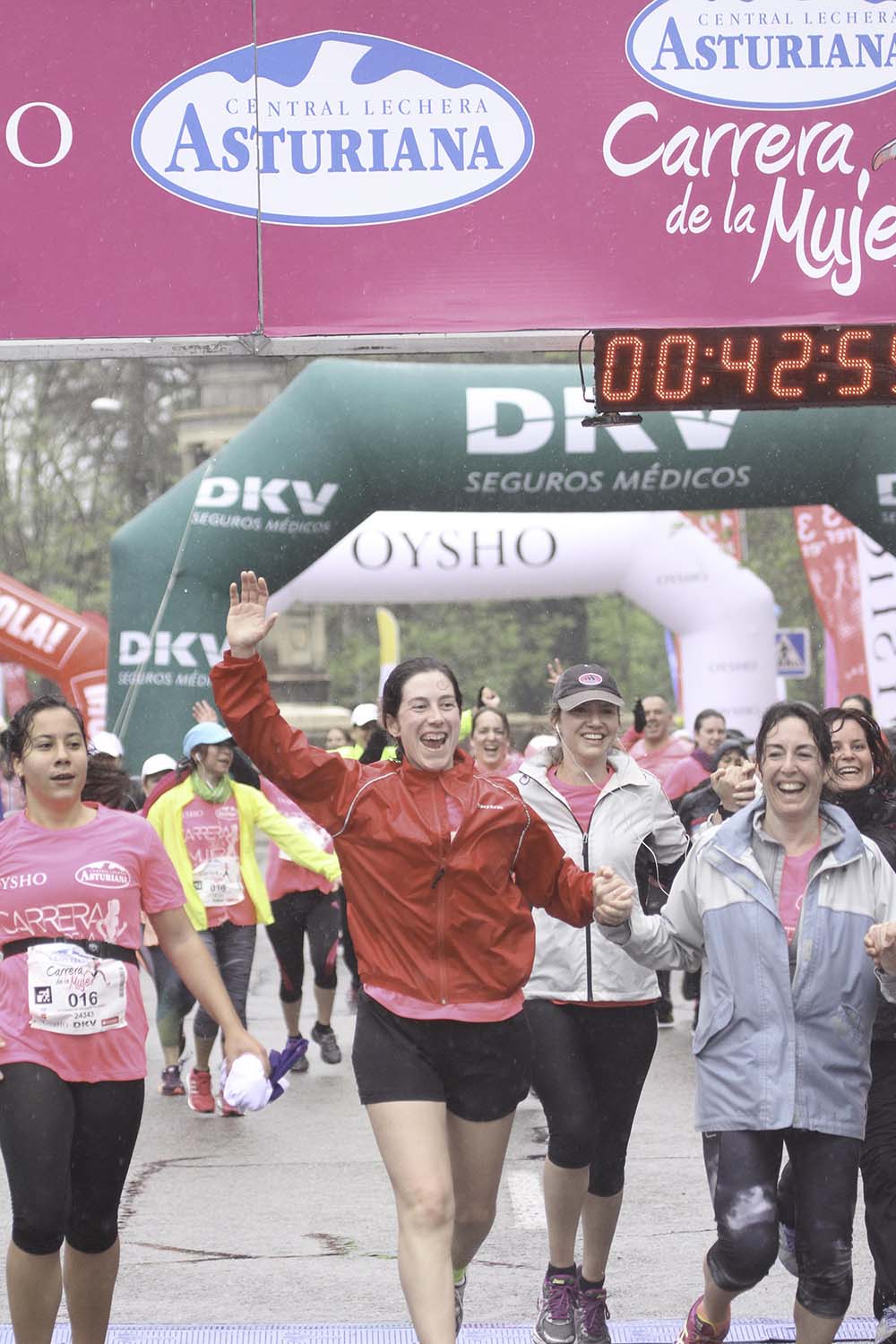 Carrera de la Mujer Madrid meta 9 Arco Izquierdo de 9.35 a 9.48