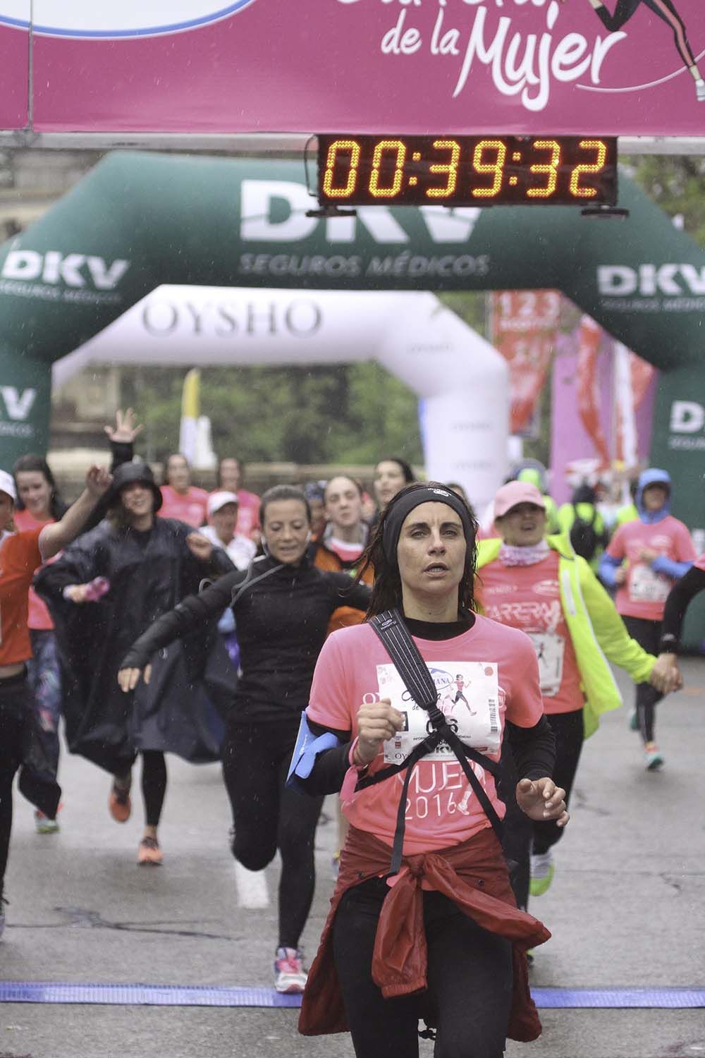 Carrera de la Mujer Madrid meta 9 Arco Izquierdo de 9.35 a 9.48
