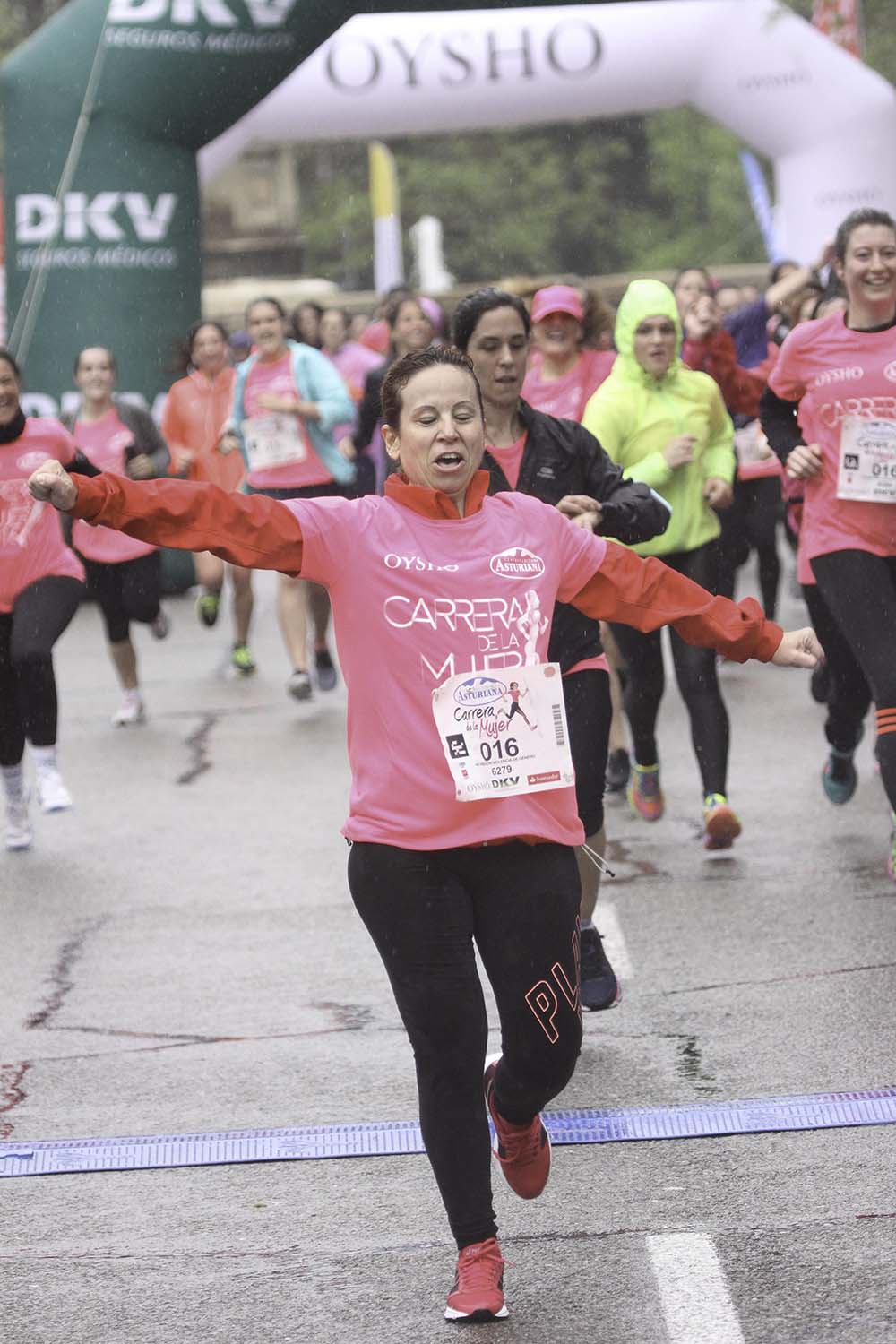 Carrera de la Mujer Madrid meta 9 Arco Izquierdo de 9.35 a 9.48