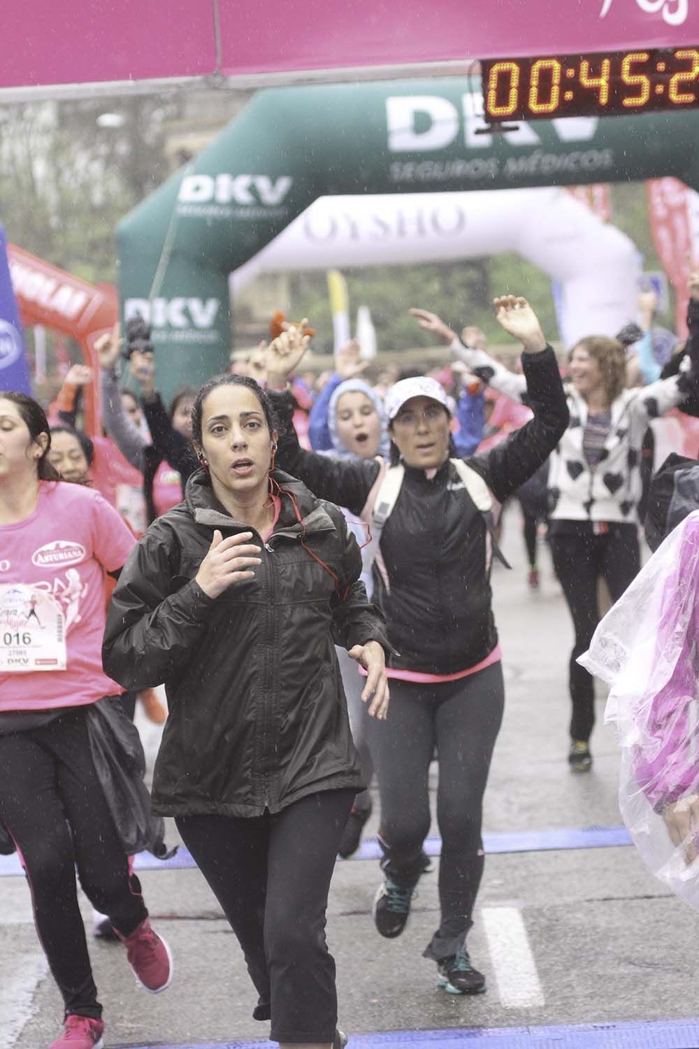 Carrera de la Mujer Madrid meta 9 Arco Izquierdo de 9.35 a 9.48