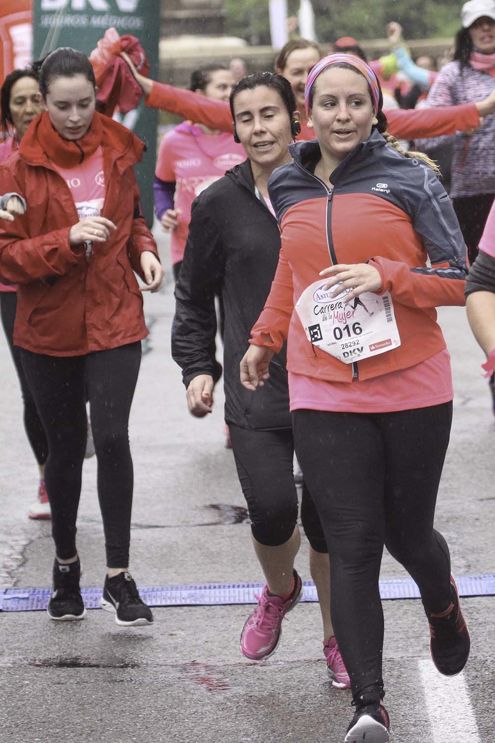 Carrera de la Mujer Madrid meta 9 Arco Izquierdo de 9.35 a 9.48