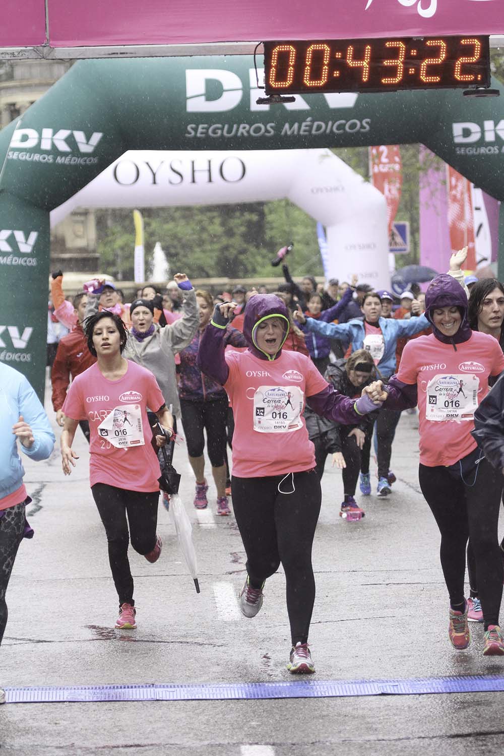 Carrera de la Mujer Madrid meta 9 Arco Izquierdo de 9.35 a 9.48