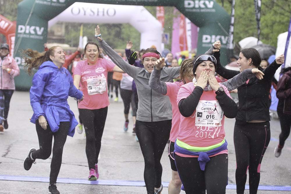 Carrera de la Mujer Madrid meta 9 Arco Izquierdo de 9.35 a 9.48