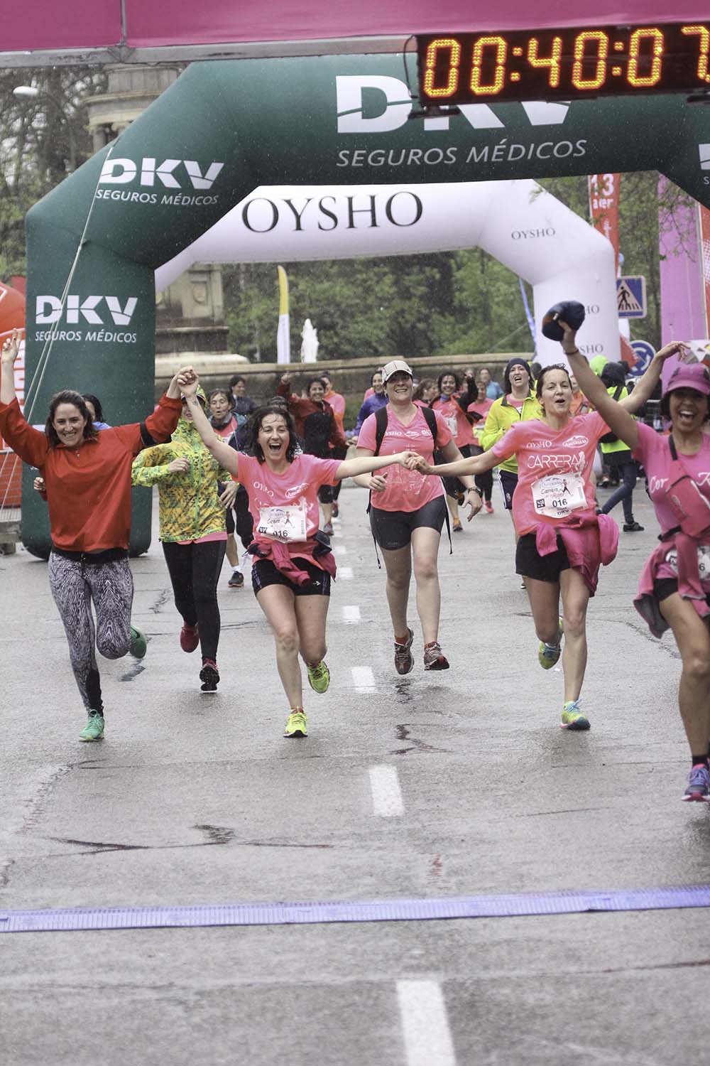 Carrera de la Mujer Madrid meta 9 Arco Izquierdo de 9.35 a 9.48