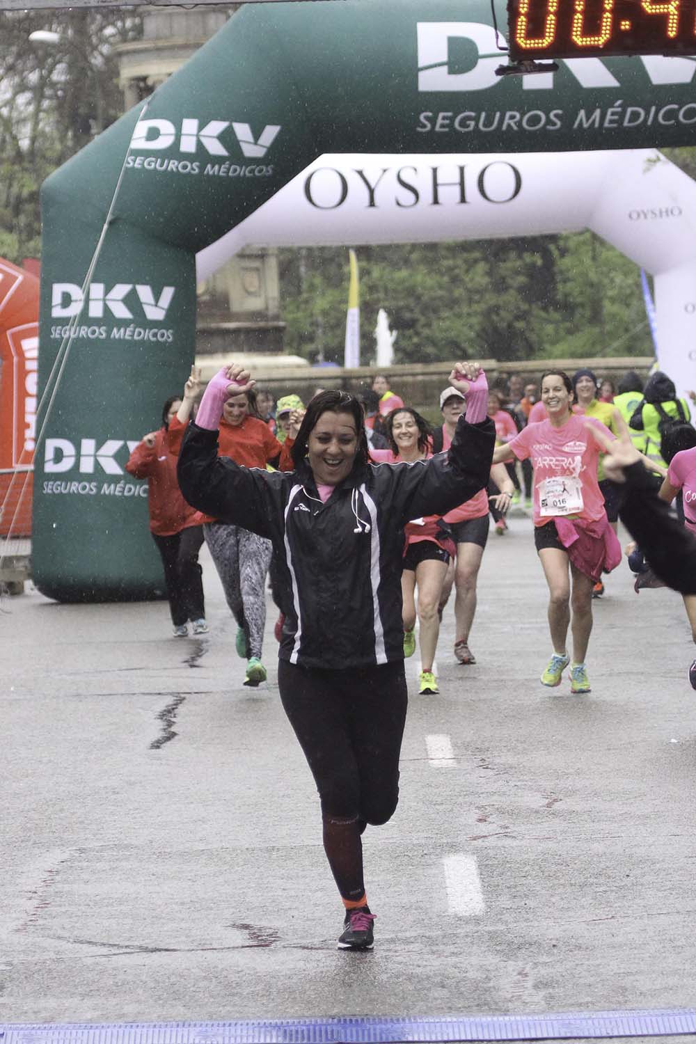 Carrera de la Mujer Madrid meta 9 Arco Izquierdo de 9.35 a 9.48