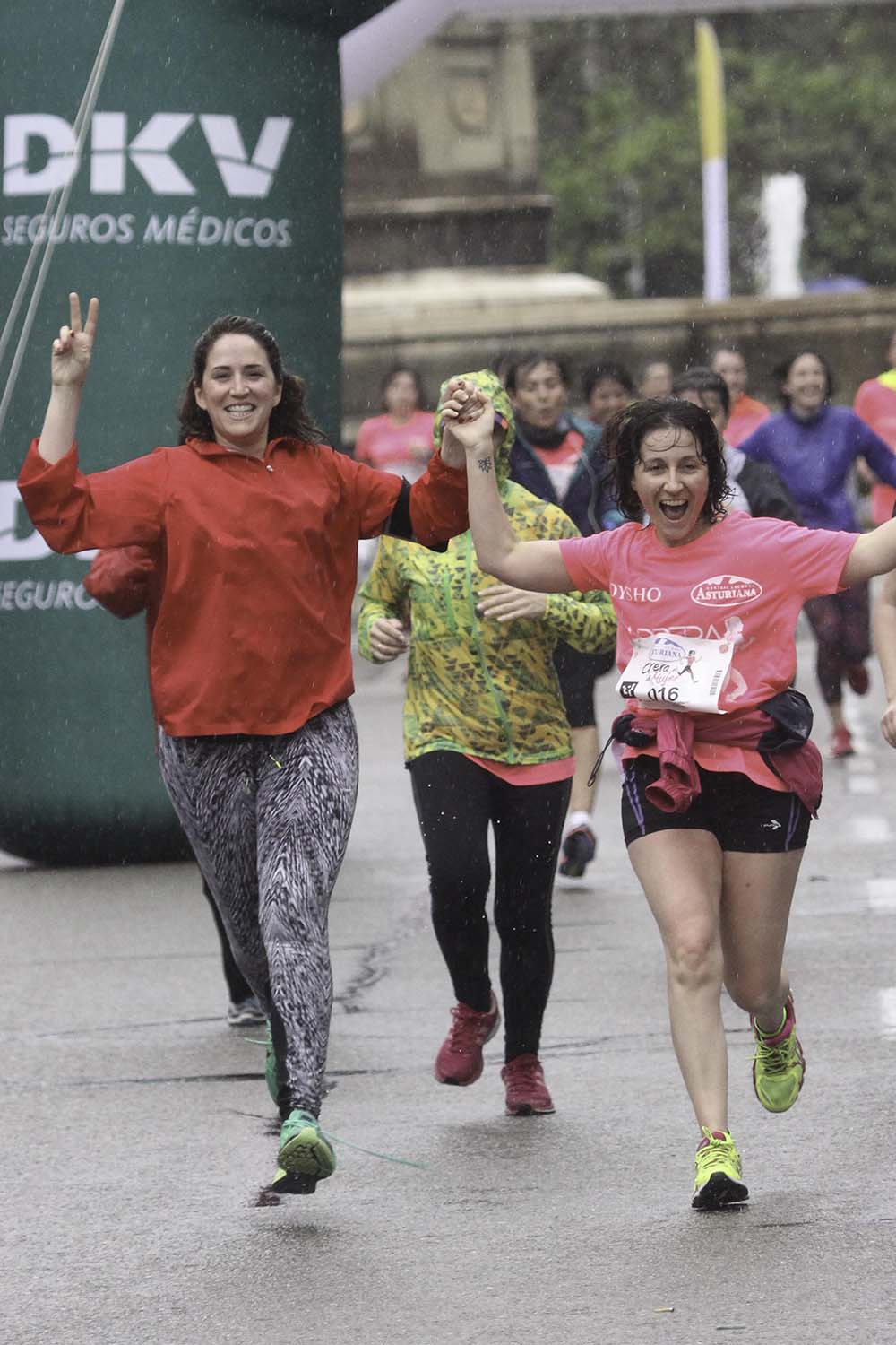 Carrera de la Mujer Madrid meta 9 Arco Izquierdo de 9.35 a 9.48