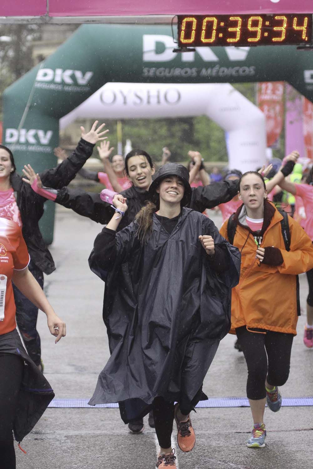 Carrera de la Mujer Madrid meta 9 Arco Izquierdo de 9.35 a 9.48