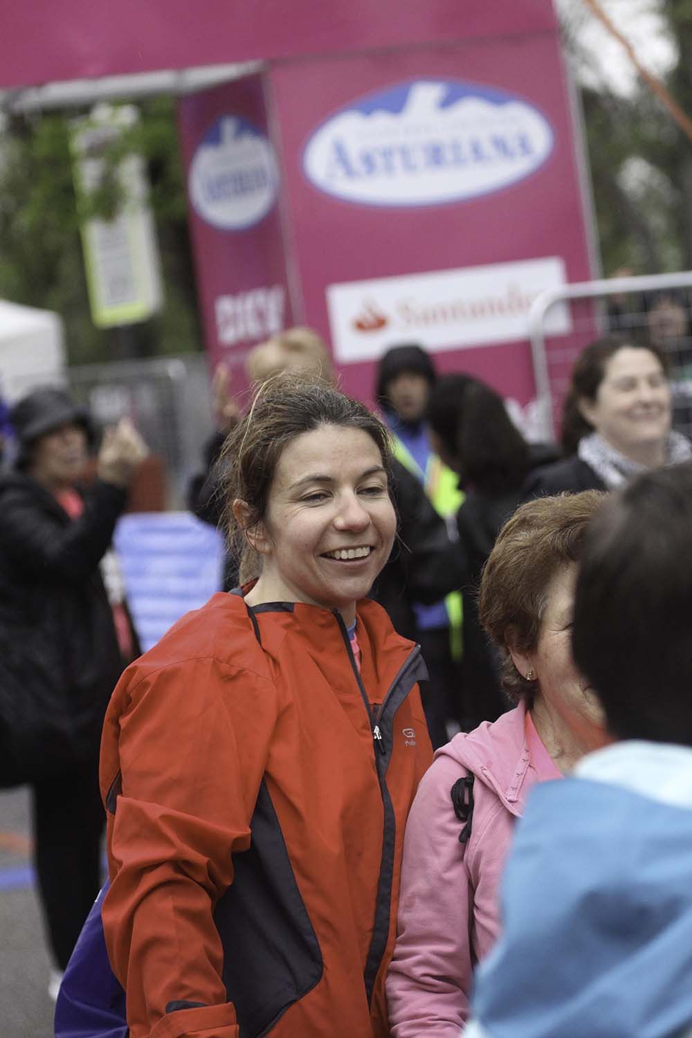 Carrera de la Mujer Madrid Meta 13 Arco Izquierdo de 10.39 a 10.47