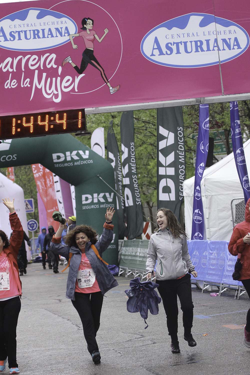 Carrera de la Mujer Madrid Meta 13 Arco Izquierdo de 10.39 a 10.47
