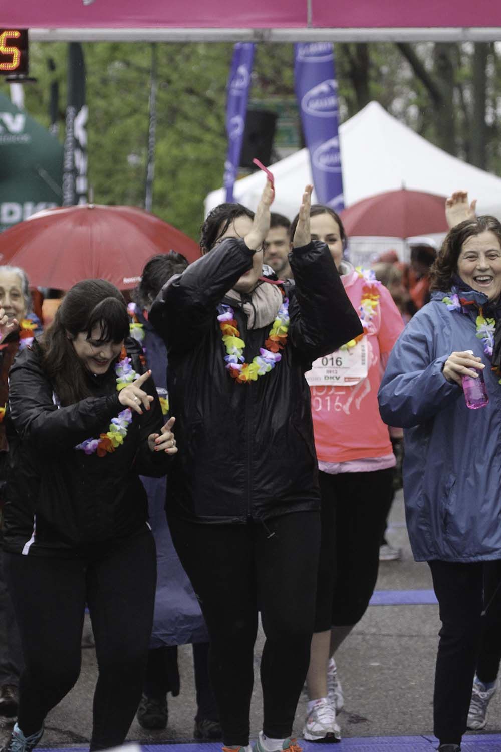 Carrera de la Mujer Madrid Meta 13 Arco Izquierdo de 10.39 a 10.47