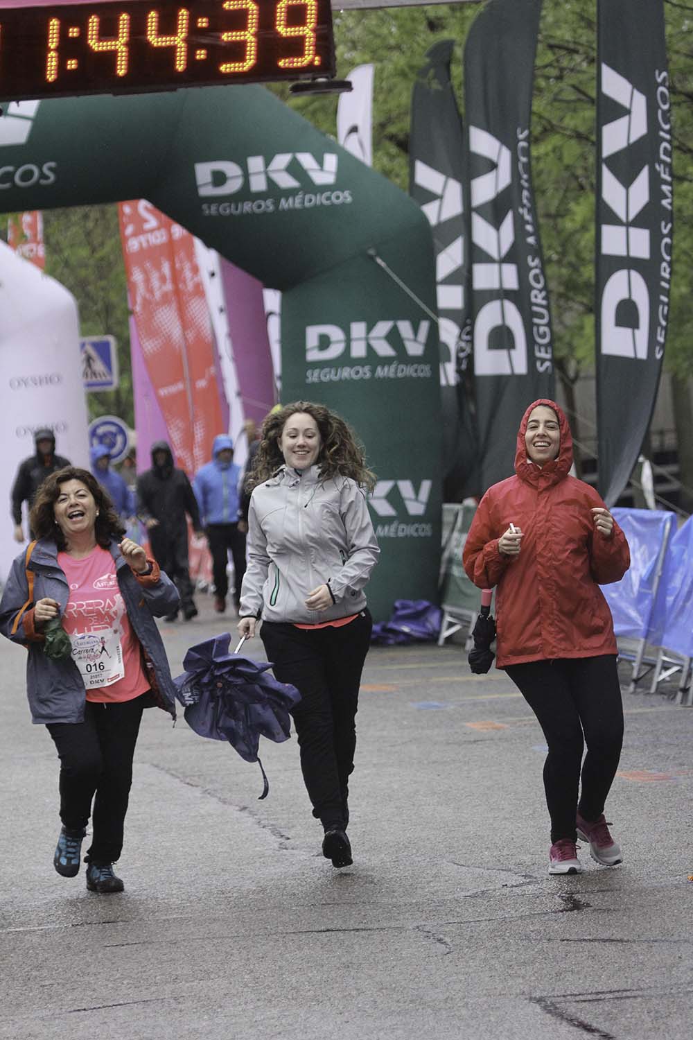 Carrera de la Mujer Madrid Meta 13 Arco Izquierdo de 10.39 a 10.47