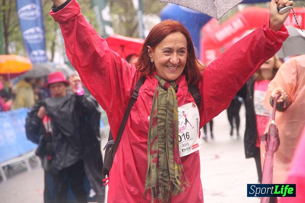 Carrera de la Mujer Madrid meta 6 Arco derecho de 10.33 a 10.45