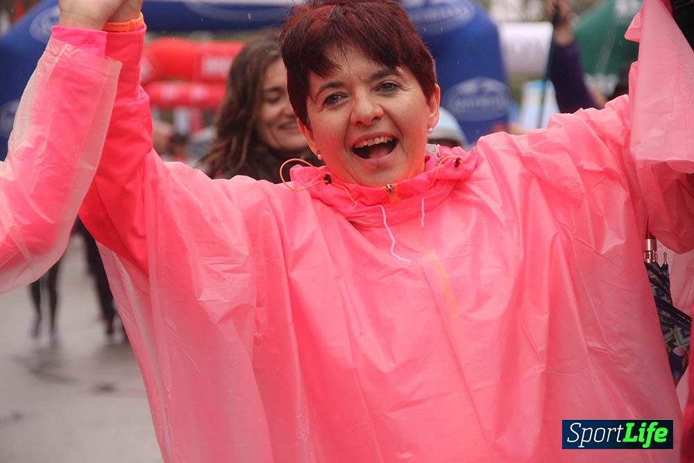 Carrera de la Mujer Madrid meta 6 Arco derecho de 10.33 a 10.45