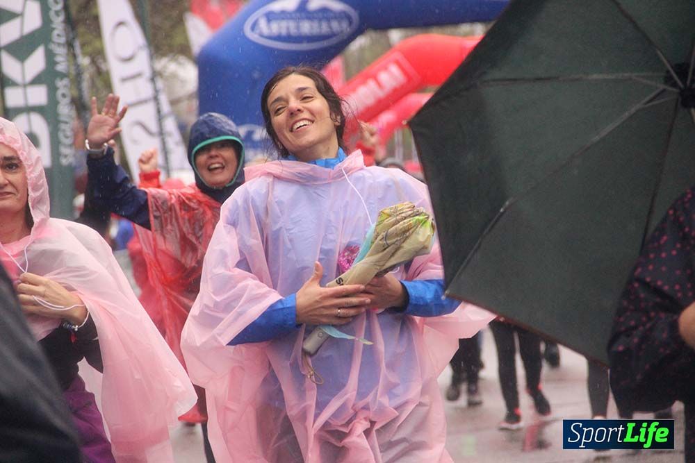 Carrera de la Mujer Madrid meta 6 Arco derecho de 10.33 a 10.45