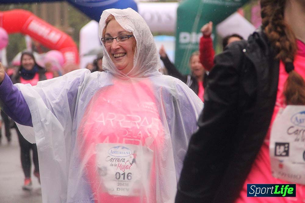 Carrera de la Mujer Madrid meta 6 Arco derecho de 10.33 a 10.45