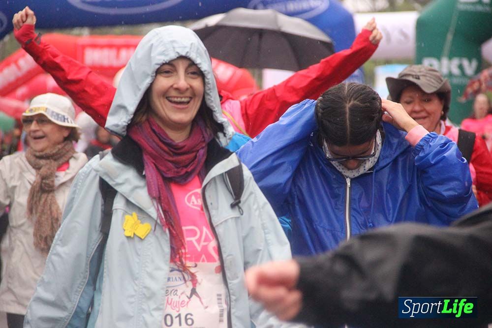 Carrera de la Mujer Madrid meta 6 Arco derecho de 10.33 a 10.45
