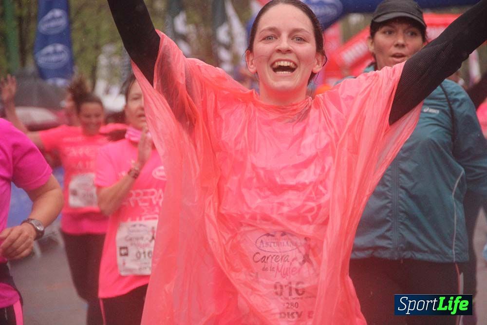 Galería Carrera de la Mujer Madrid Meta Arco Derecho 9.40 a 9.52